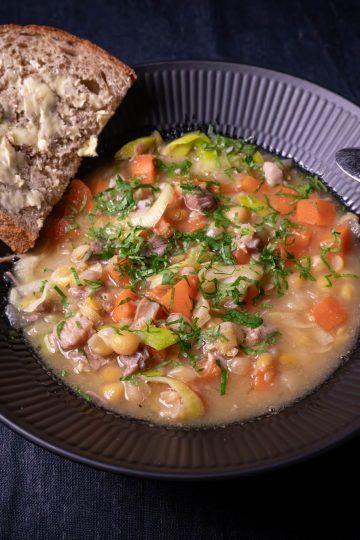 orwegian Gul ertesuppe yellow pea soup recipe