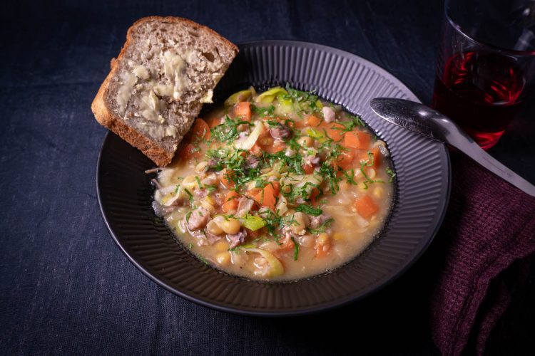 orwegian Gul ertesuppe yellow pea soup recipe